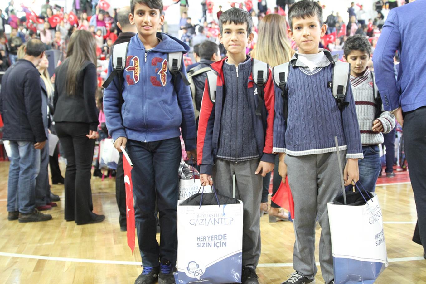 Gaziantep’te 5 bin öğrenciye okul yardımı yapıldı Gaziantep’te 5 bin öğrenciye okul yardımı yapıldı